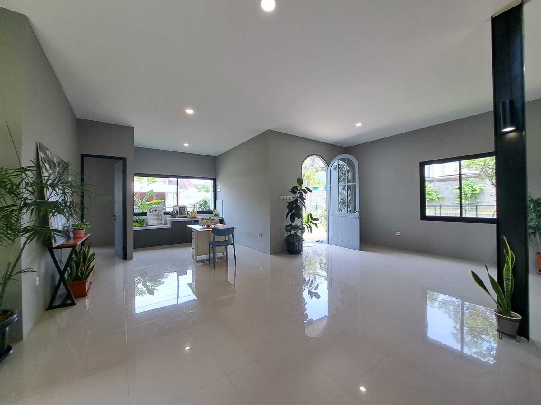 Rumah pojok modern bagus 2 lantai open space gaya industrial minimalis di Ciater Tangerang Selatan
