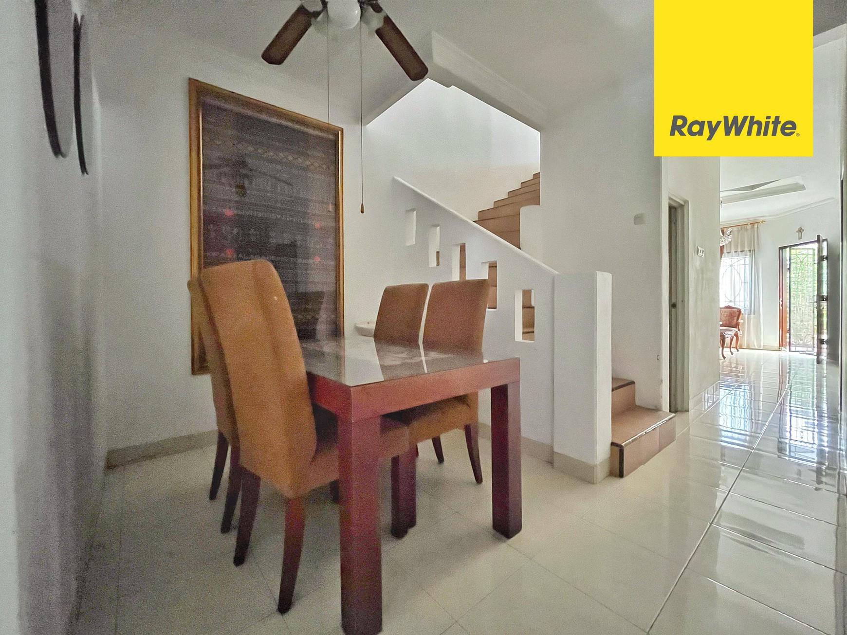 Rumah Siap Huni, Semi Furnished di Raffles Hills, Cibubur