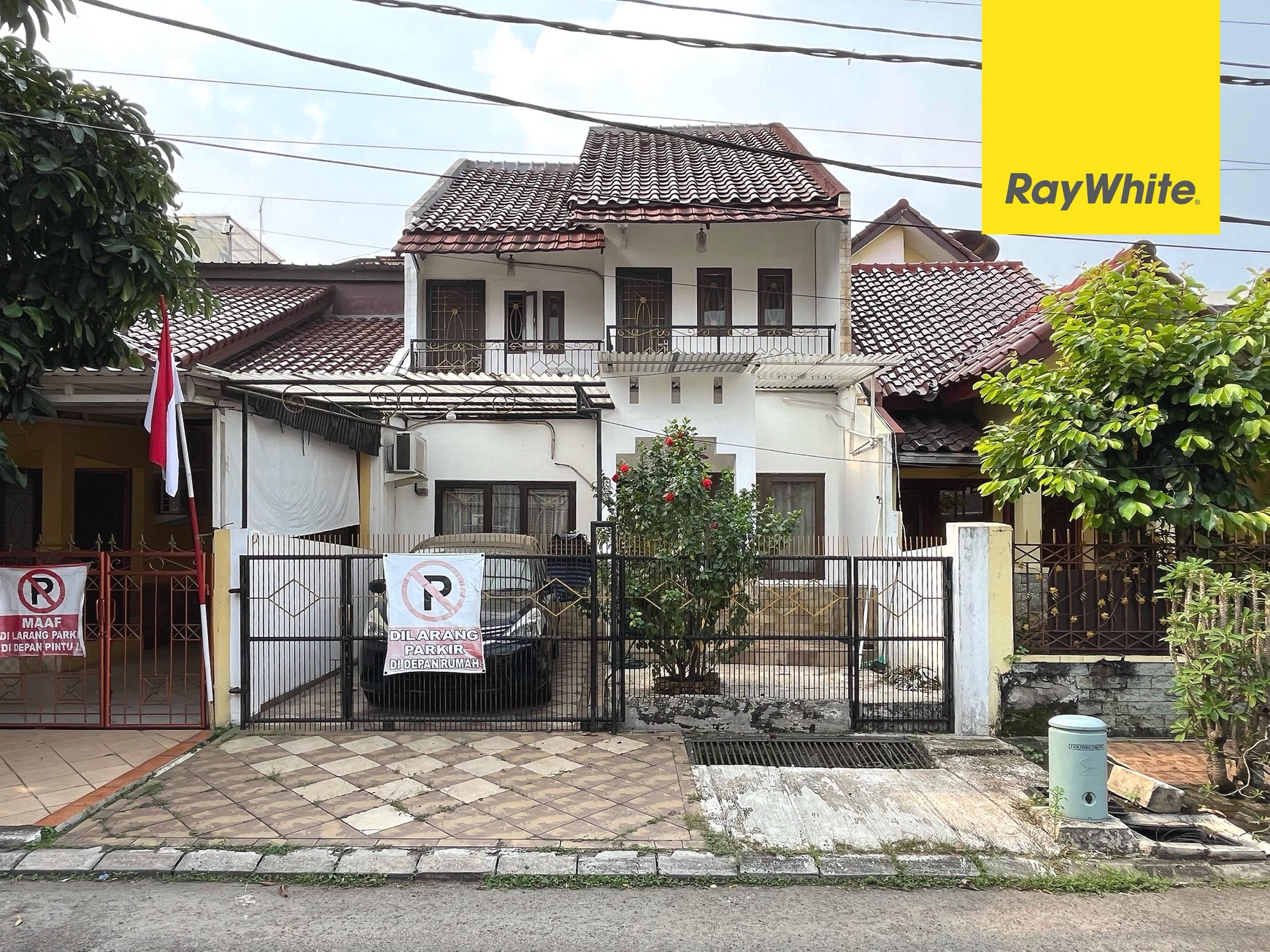 Rumah Siap Huni, Semi Furnished di Raffles Hills, Cibubur