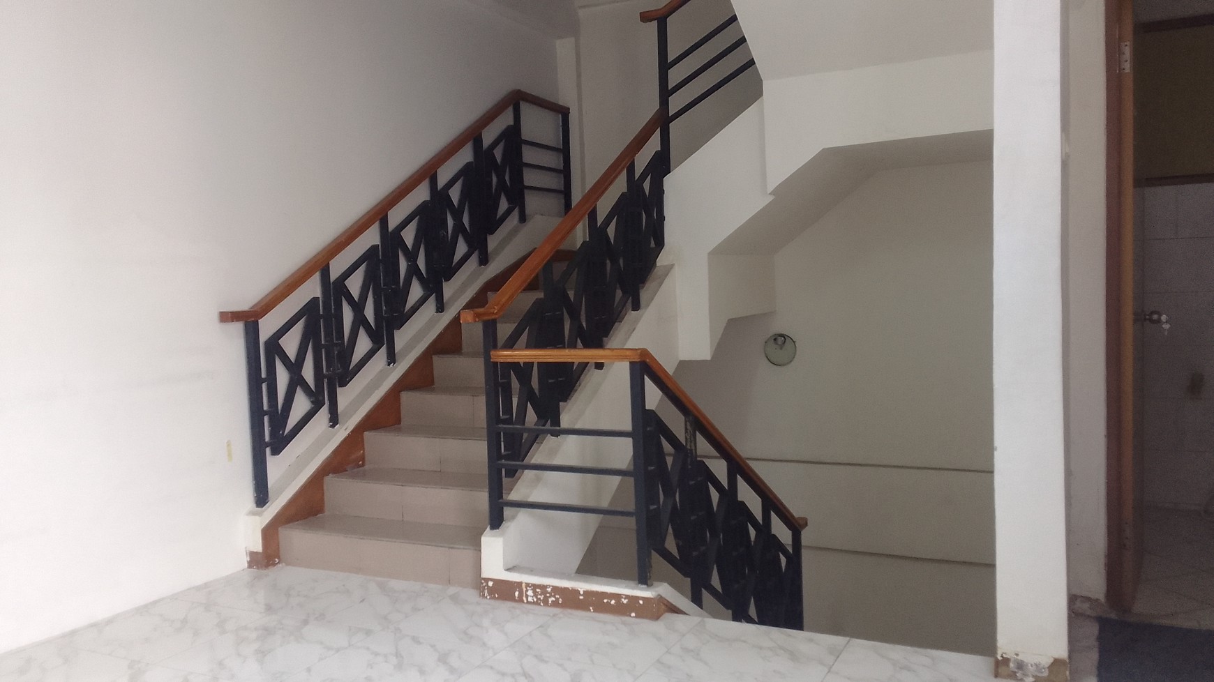 Dua Ruko Gandeng 4 Lantai Hoek Di Lokasi Strategis Komersil Jl. Dr. Saharjo, Tebet