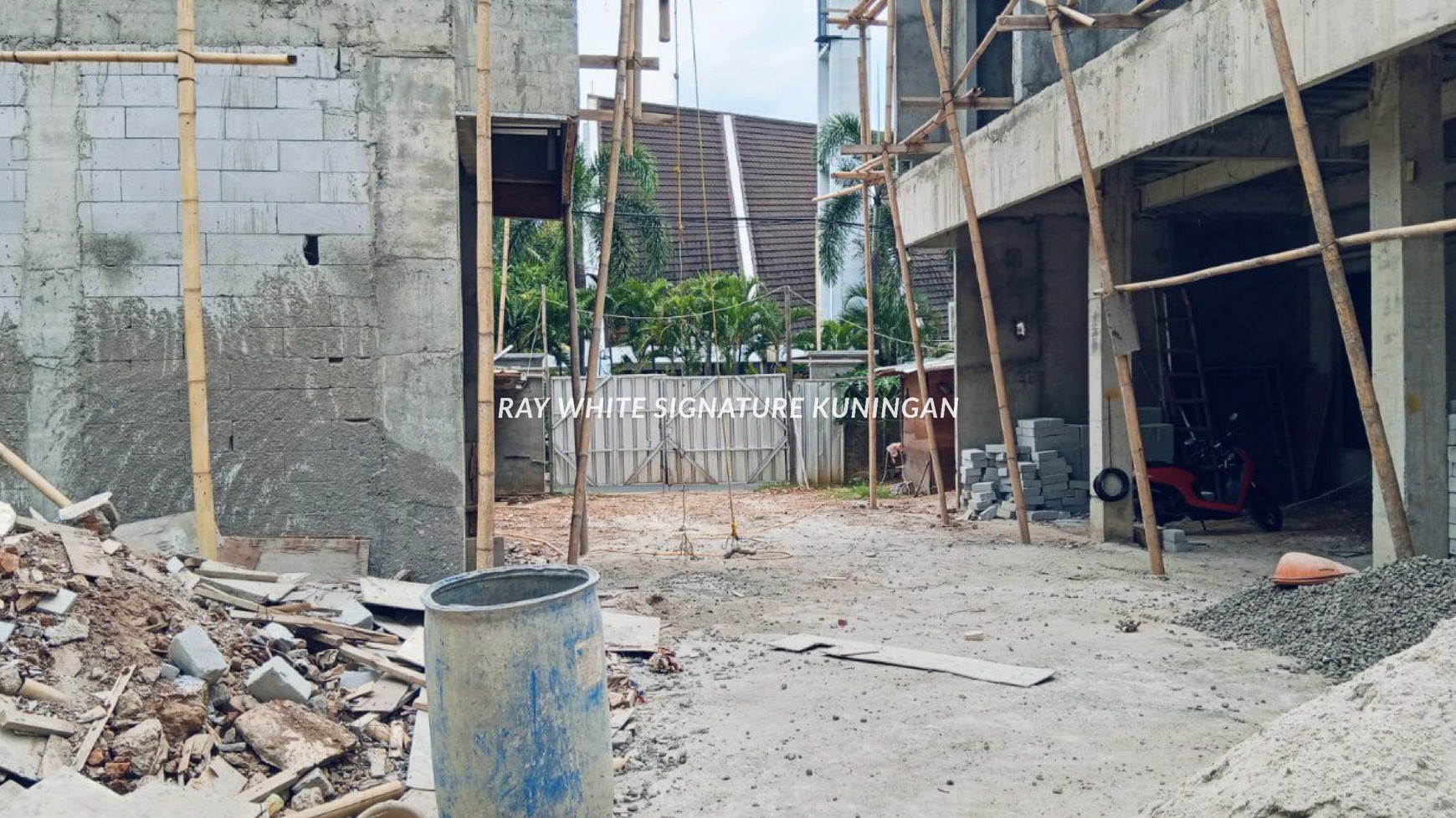 Dijual Tanah Posisi Hook Di Jalan Utama
