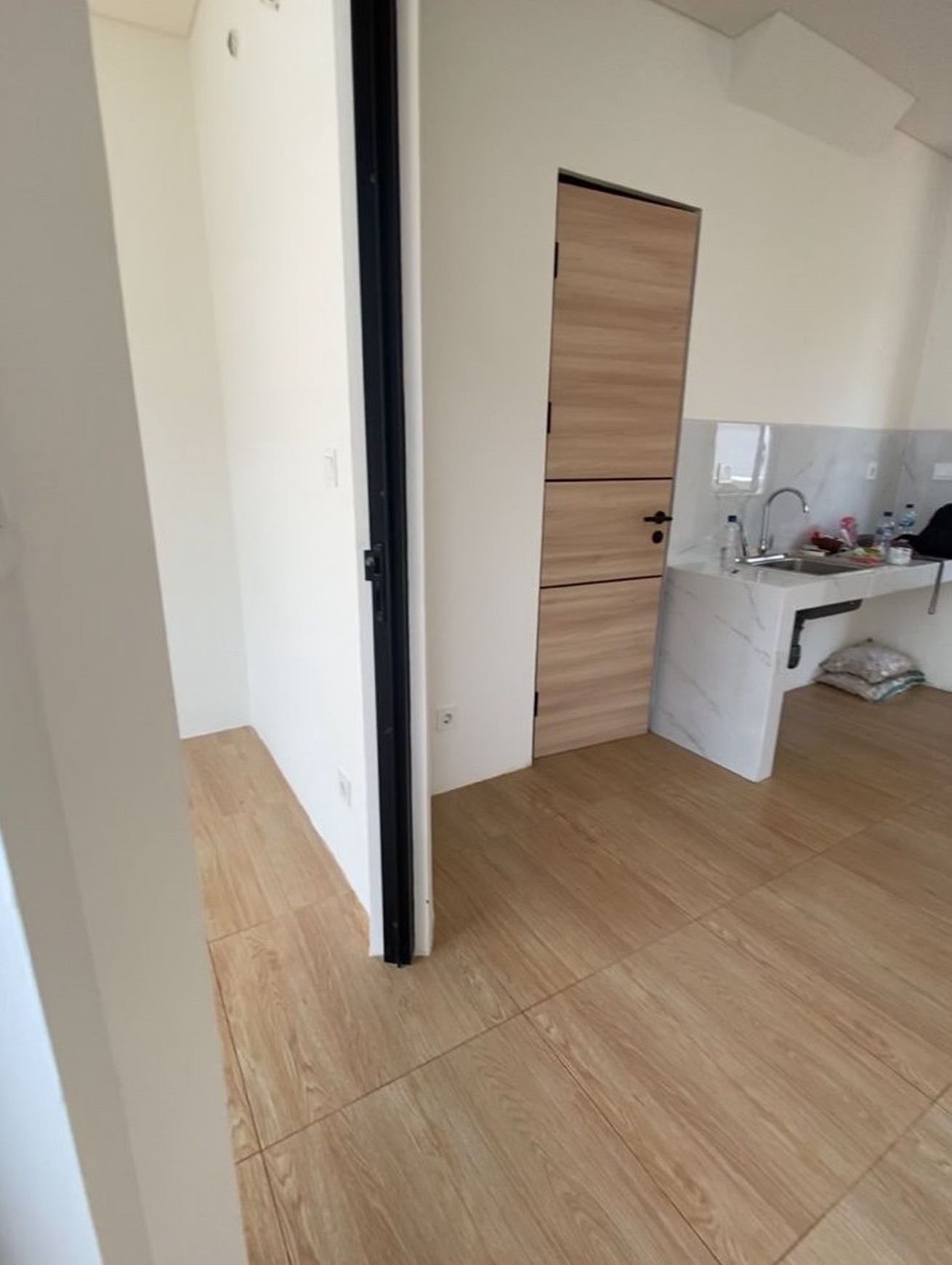 Dijual Rumah berlantai 2 di Cluster Cendana Cove kawasan Karawaci dengan harga sewa Menarik.