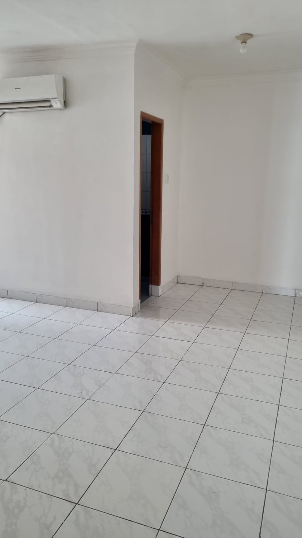 DIsewa Rumah di Pondok Indah dengan Luas 160 m2 dan Bangunan 250 m2