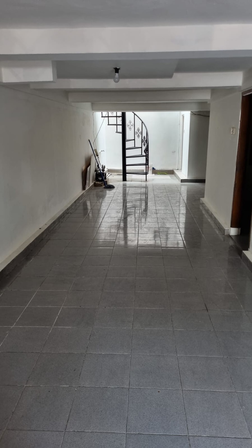DIsewa Rumah di Pondok Indah dengan Luas 160 m2 dan Bangunan 250 m2