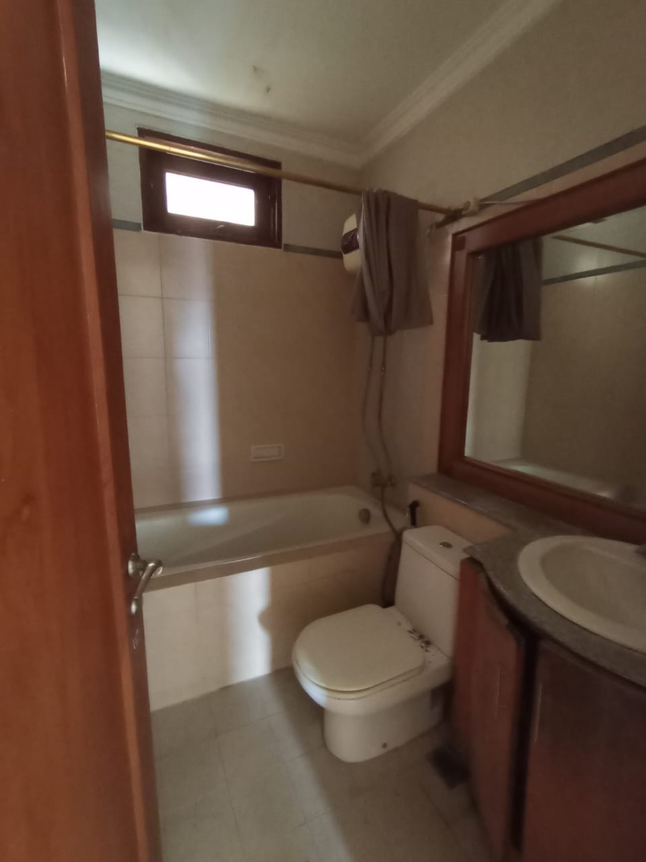 Rumah Furnish 2 Lantai Dalam Perum Lokasi Dekat Plaza Ambarukmo