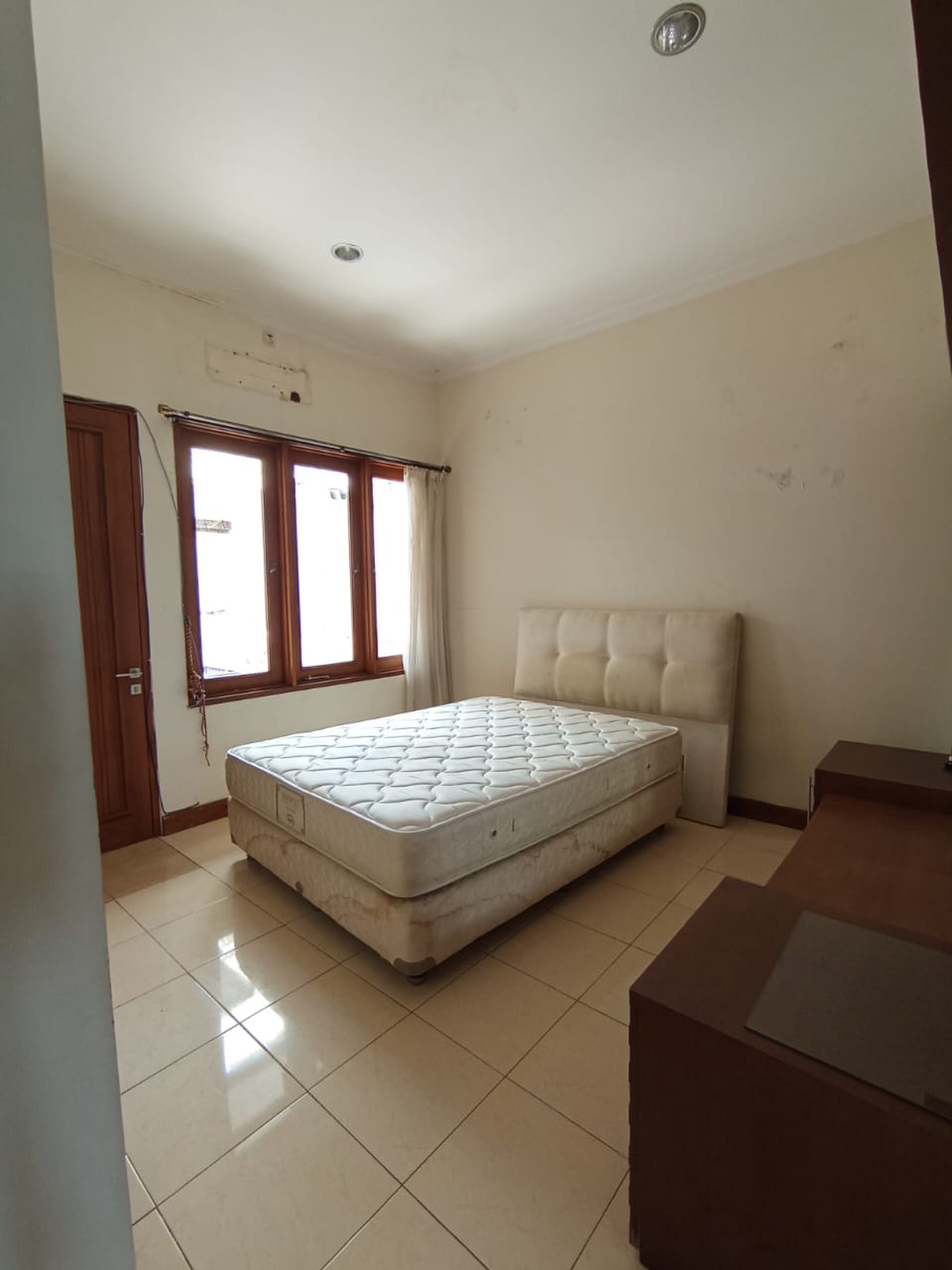 Rumah Furnish 2 Lantai Dalam Perum Lokasi Dekat Plaza Ambarukmo