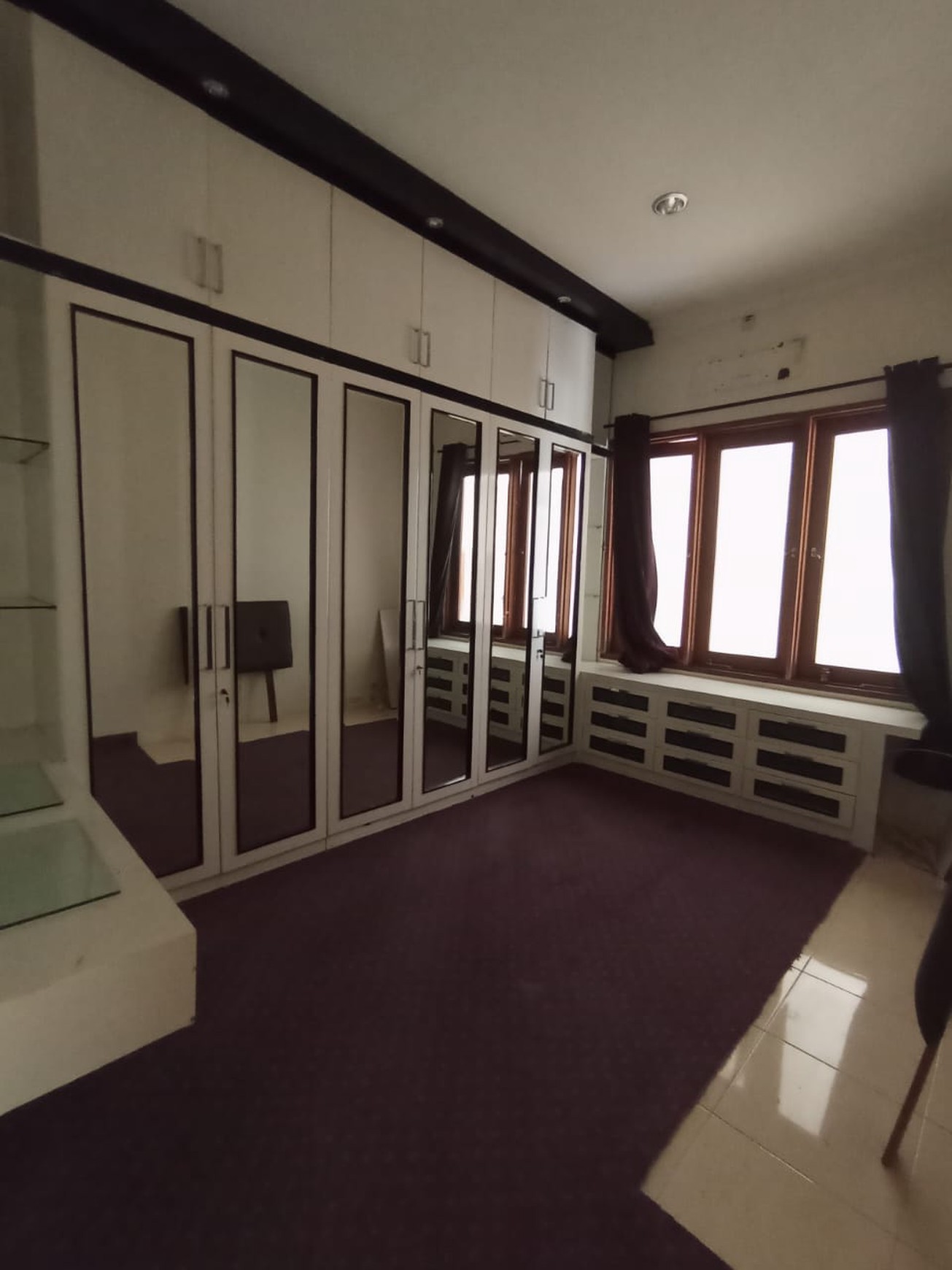 Rumah Furnish 2 Lantai Dalam Perum Lokasi Dekat Plaza Ambarukmo