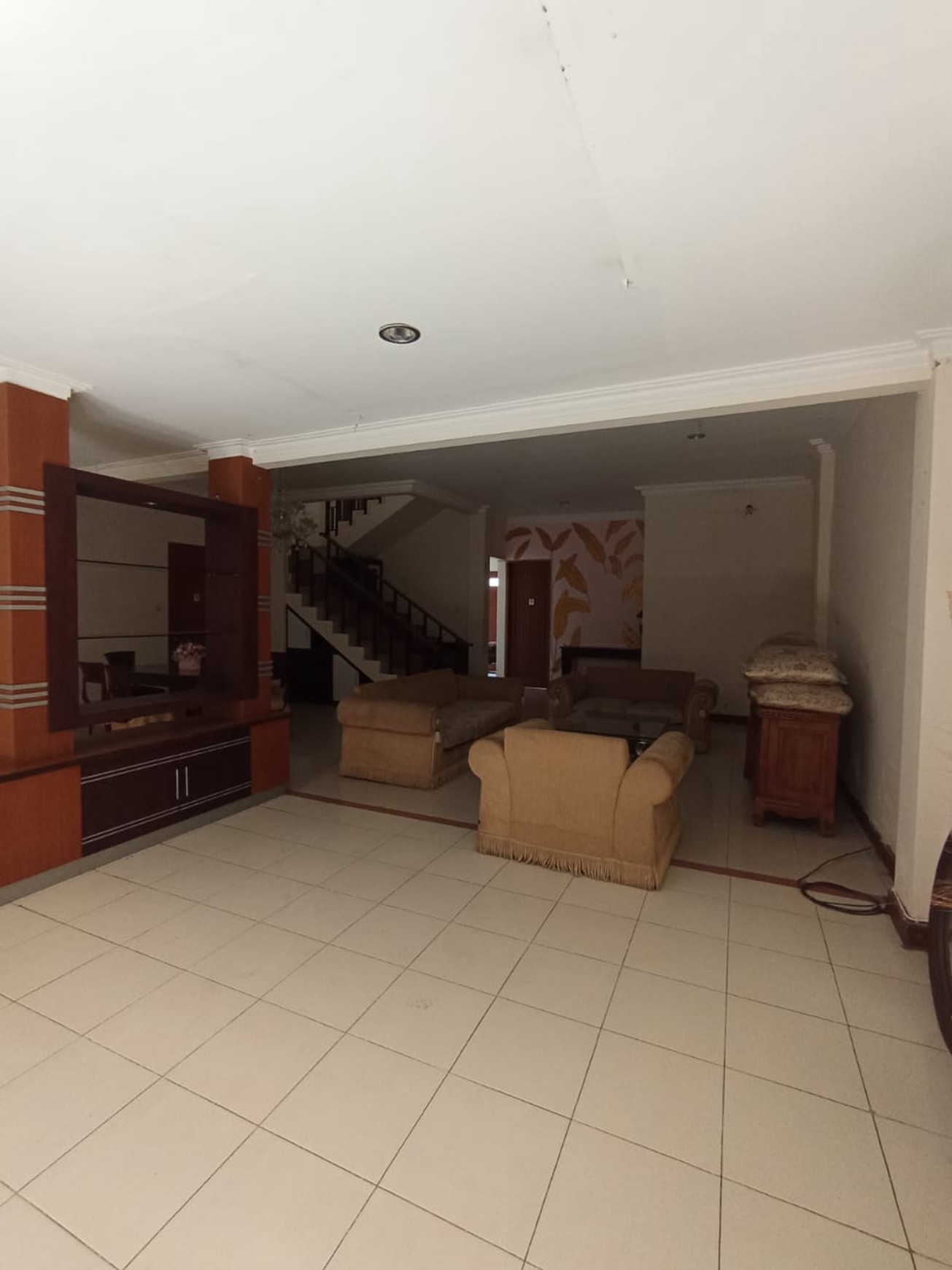 Rumah Furnish 2 Lantai Dalam Perum Lokasi Dekat Plaza Ambarukmo
