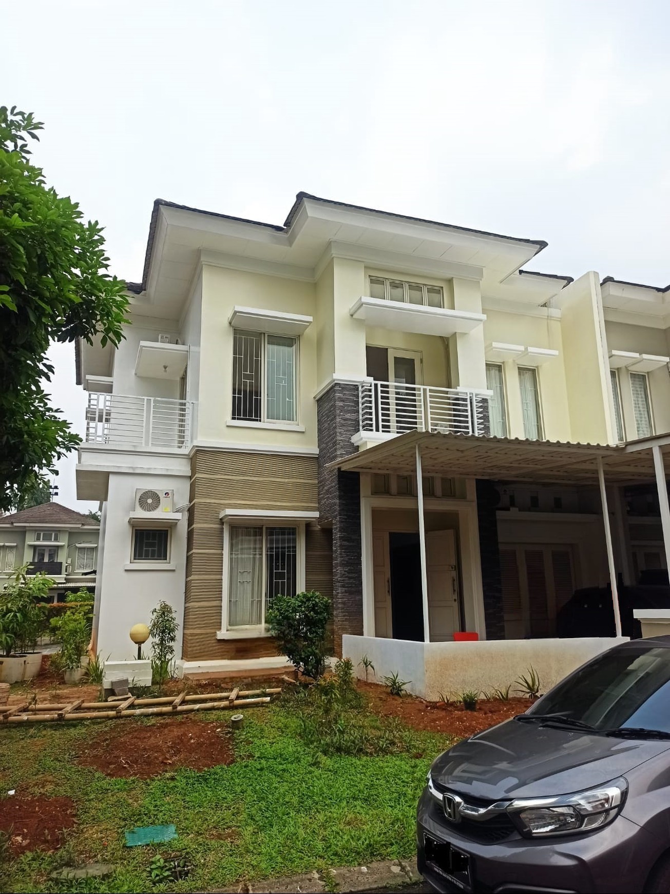 Rumah berlantai 2 di Cluster Jade, PHG kawasan Gading Serpong dengan harga jual Menarik
