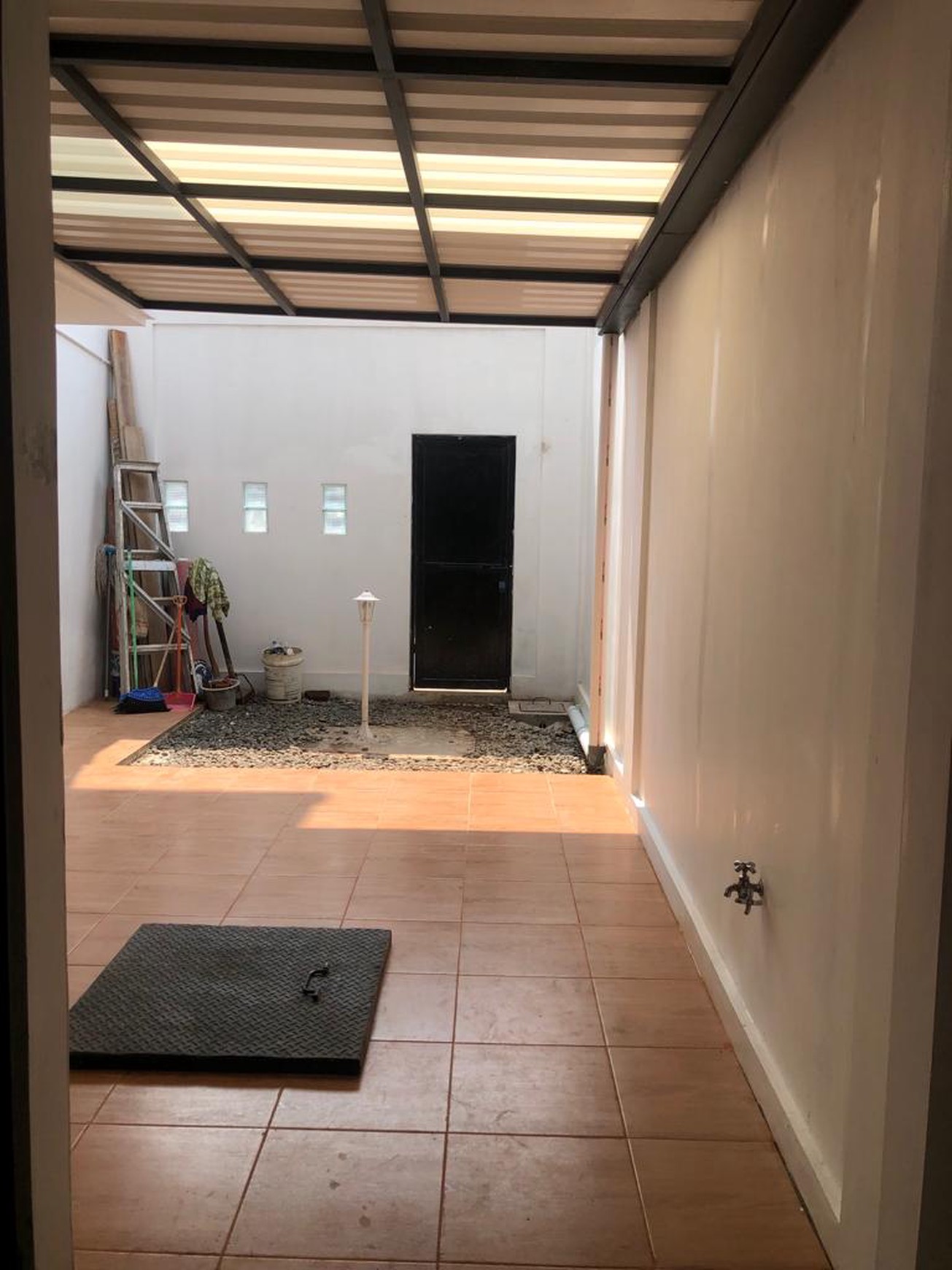 Rumah berlantai 2 di Cluster Jade, PHG kawasan Gading Serpong dengan harga jual Menarik