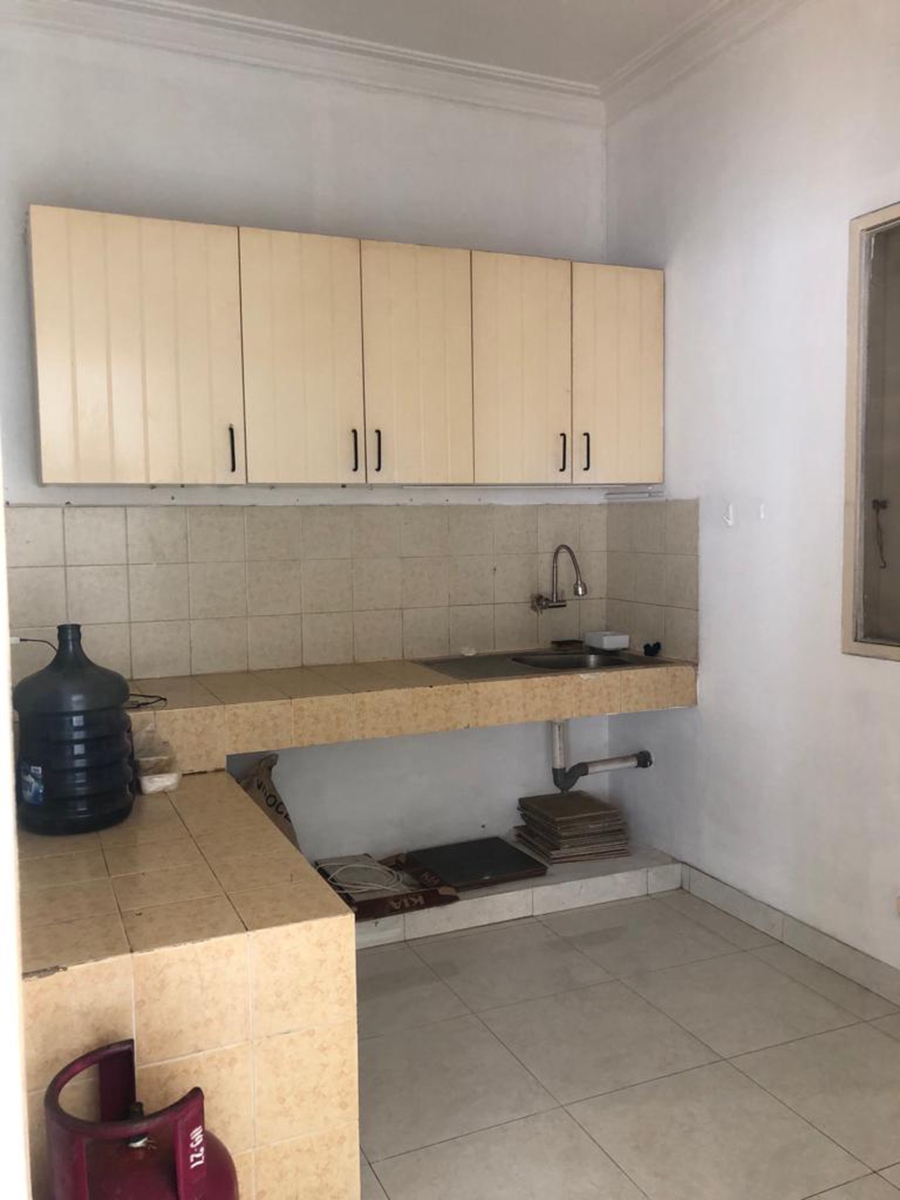 Rumah berlantai 2 di Cluster Jade, PHG kawasan Gading Serpong dengan harga jual Menarik