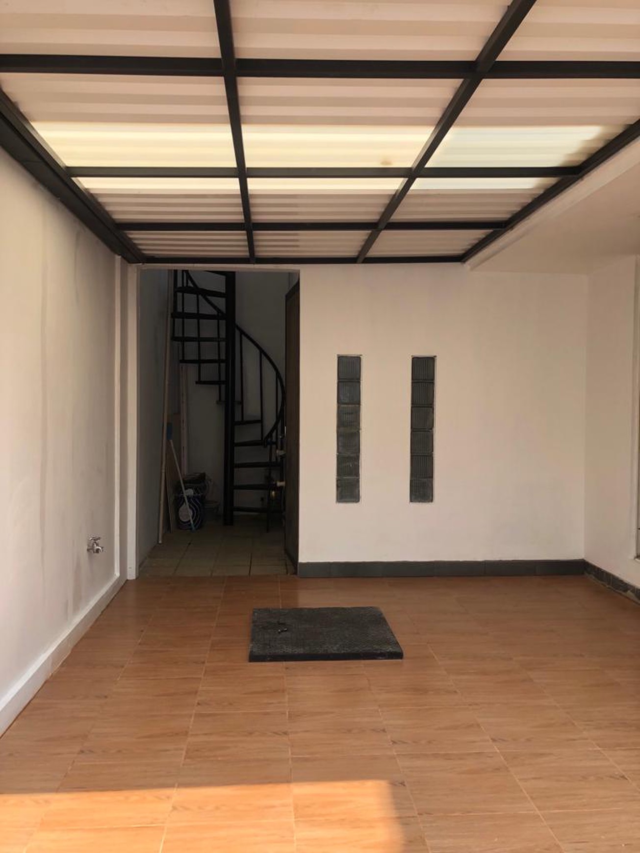 Rumah berlantai 2 di Cluster Jade, PHG kawasan Gading Serpong dengan harga jual Menarik