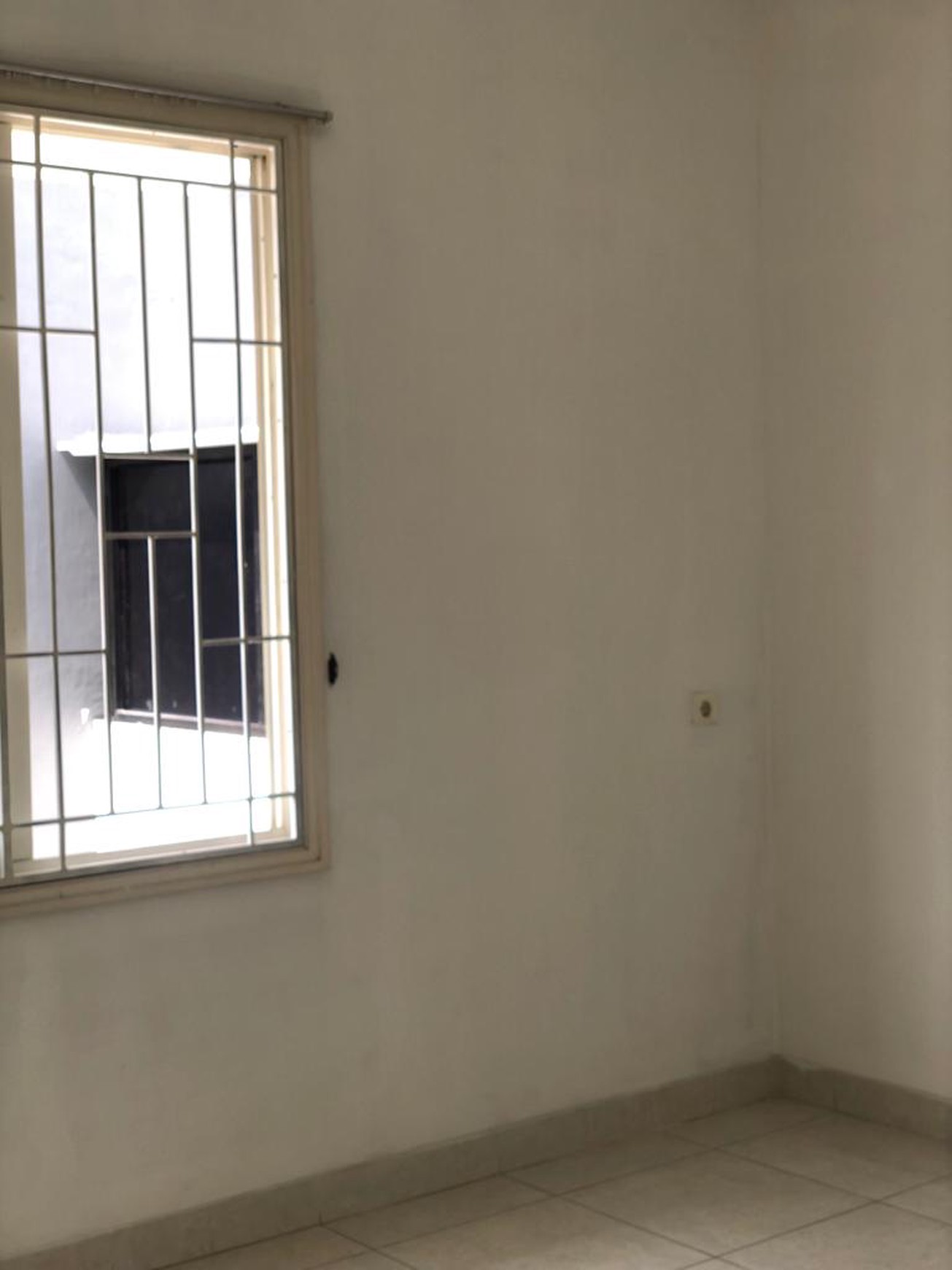 Rumah berlantai 2 di Cluster Jade, PHG kawasan Gading Serpong dengan harga jual Menarik