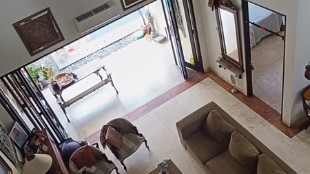 Rumah di Jakarta Selatan 2 Lantai Siap Huni ada Private Pool Surat SHM