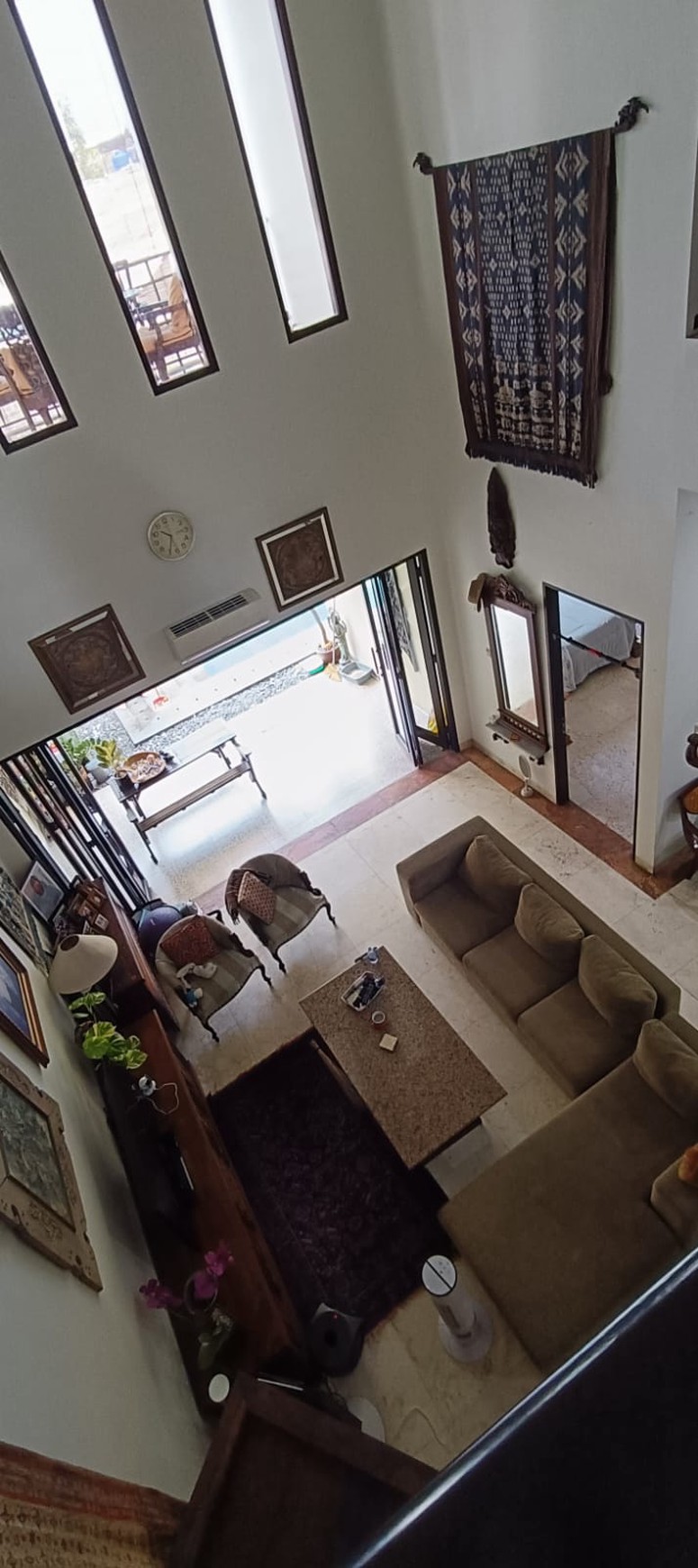 Rumah di Jakarta Selatan 2 Lantai Siap Huni ada Private Pool Surat SHM