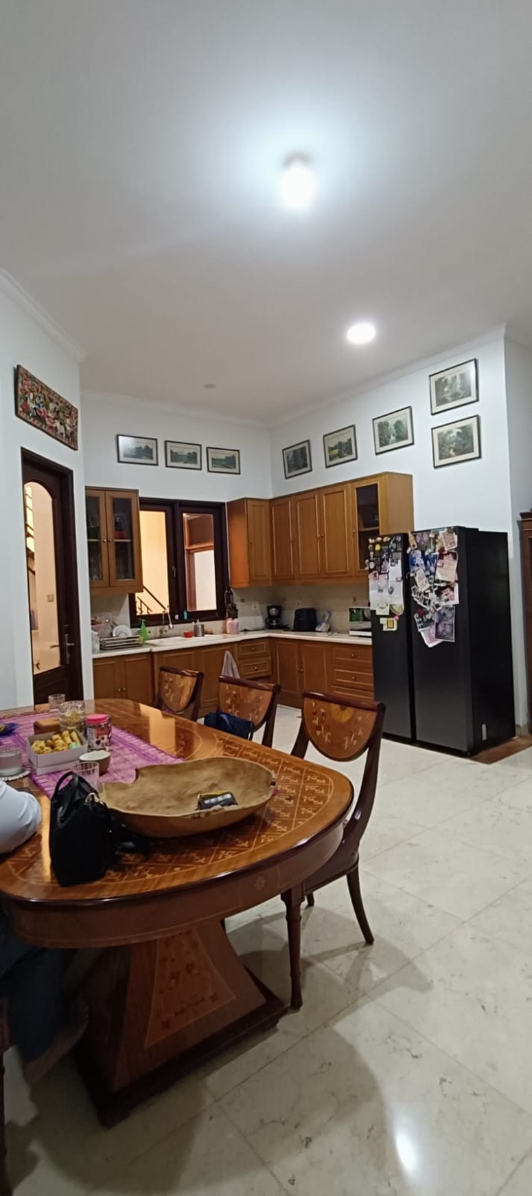 Rumah di Jakarta Selatan 2 Lantai Siap Huni ada Private Pool Surat SHM