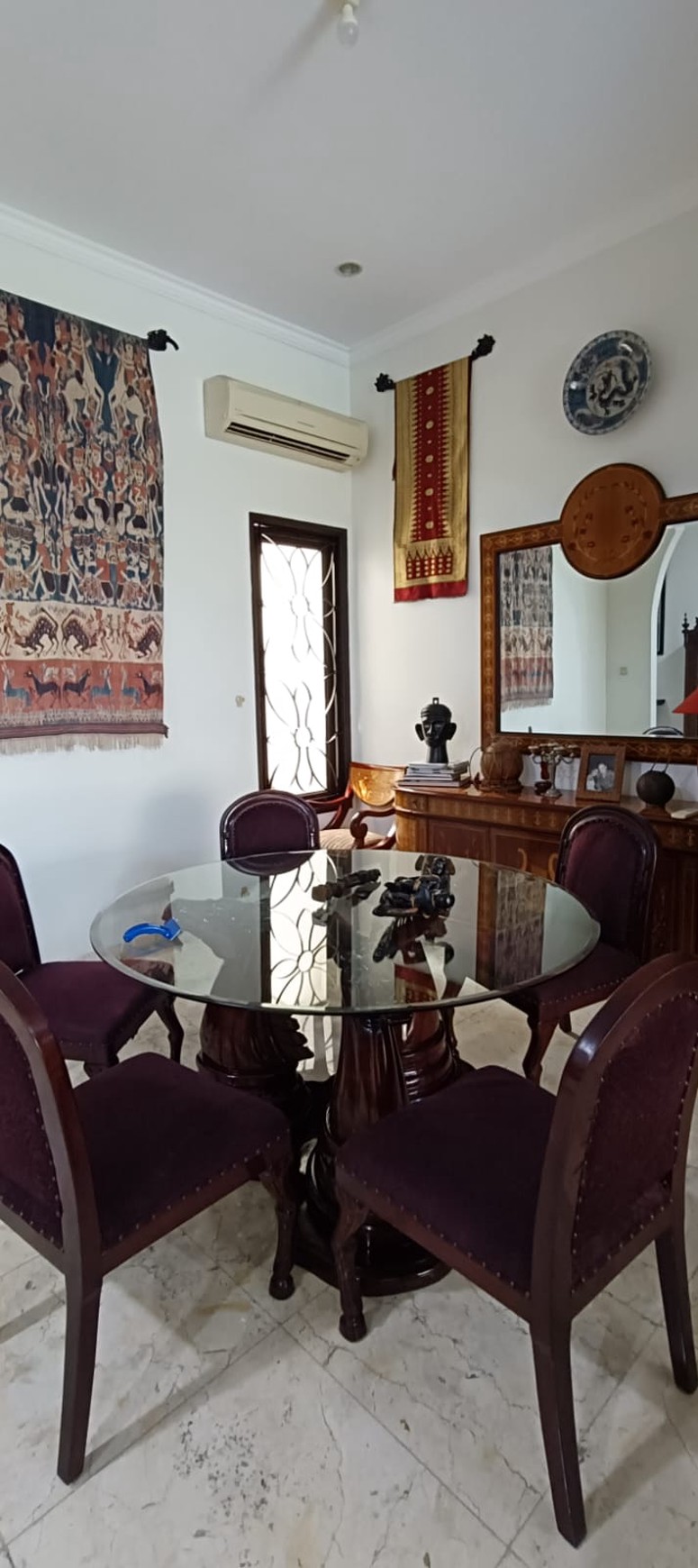 Rumah di Jakarta Selatan 2 Lantai Siap Huni ada Private Pool Surat SHM