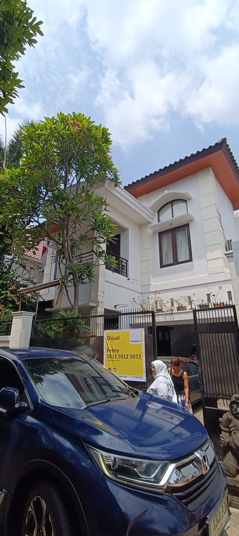 Rumah di Jakarta Selatan 2 Lantai Siap Huni ada Private Pool Surat SHM