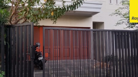 Dijual Rumah 2 lantai di Rungkut Asri Timur Surabaya