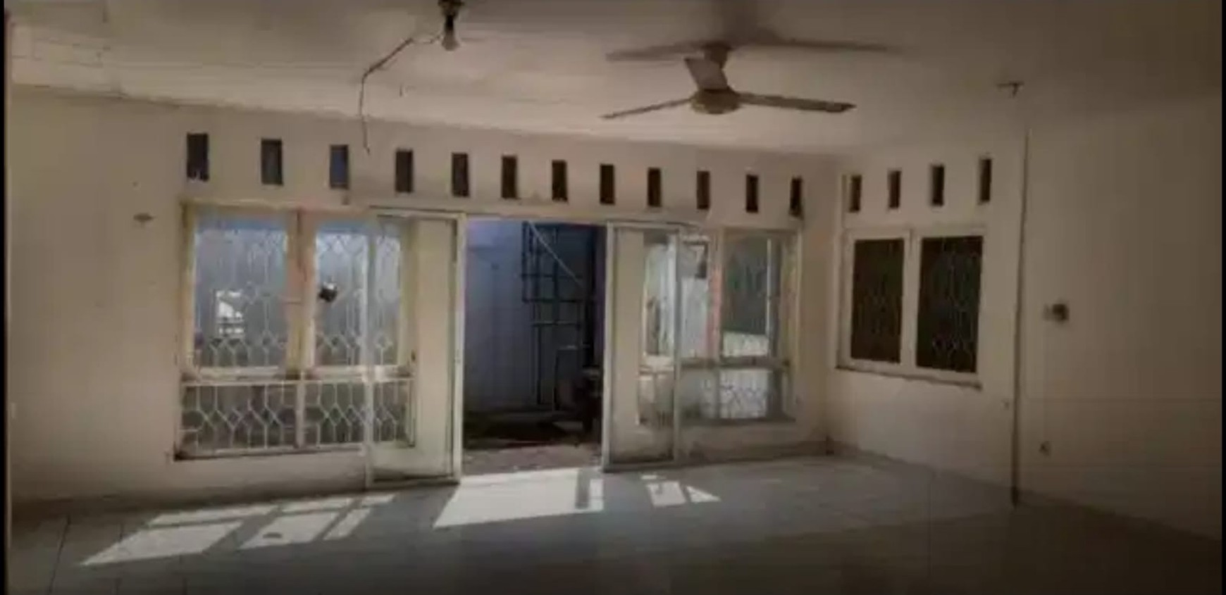 Jual Rumah Murah lt180m. cluster Kuricang di Bintaro Jaya sektor 3a