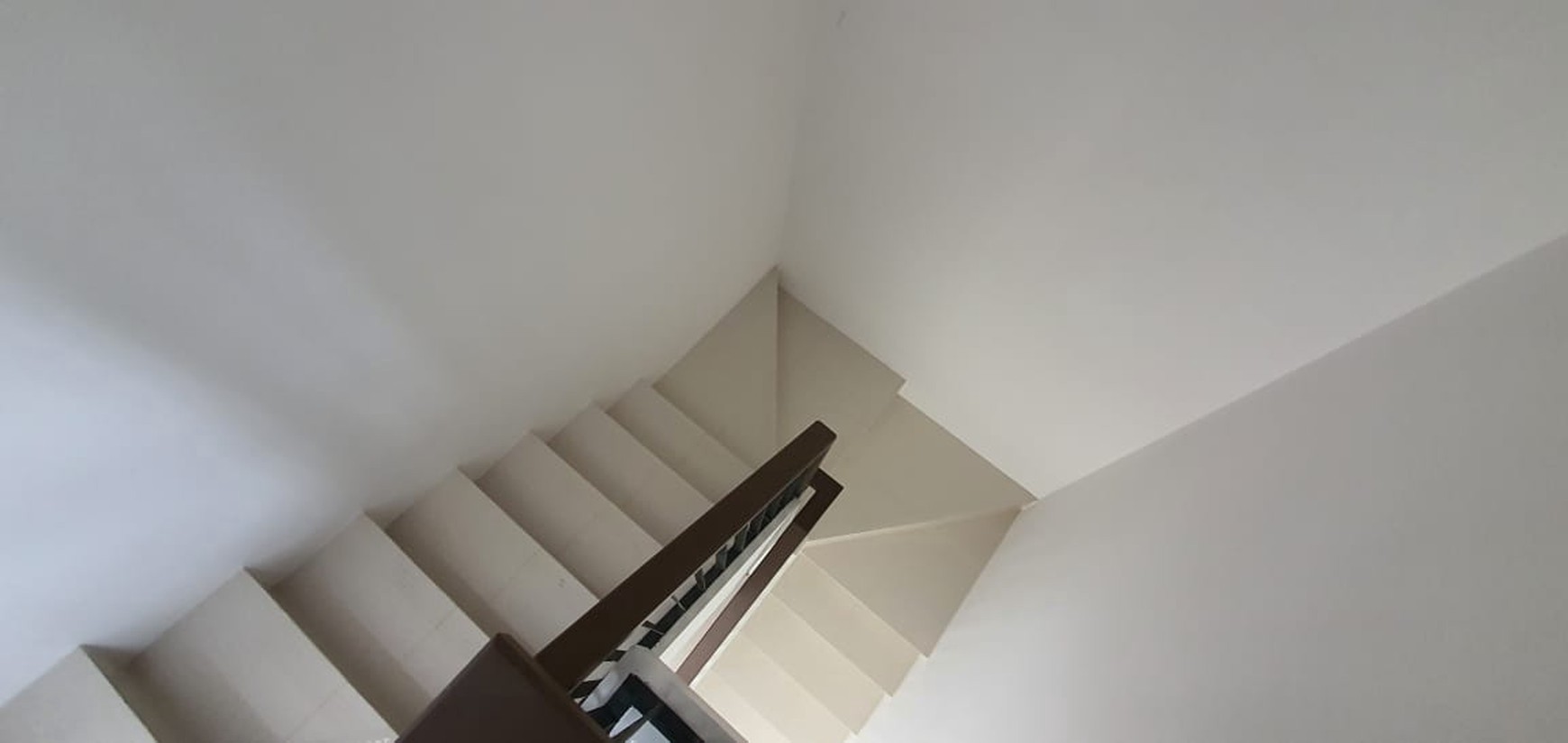 Rumah Modern Lebar 6 Decco 3 Kamar di Bintaro Sektor 7 - Kebayoran Harmony. SHM.