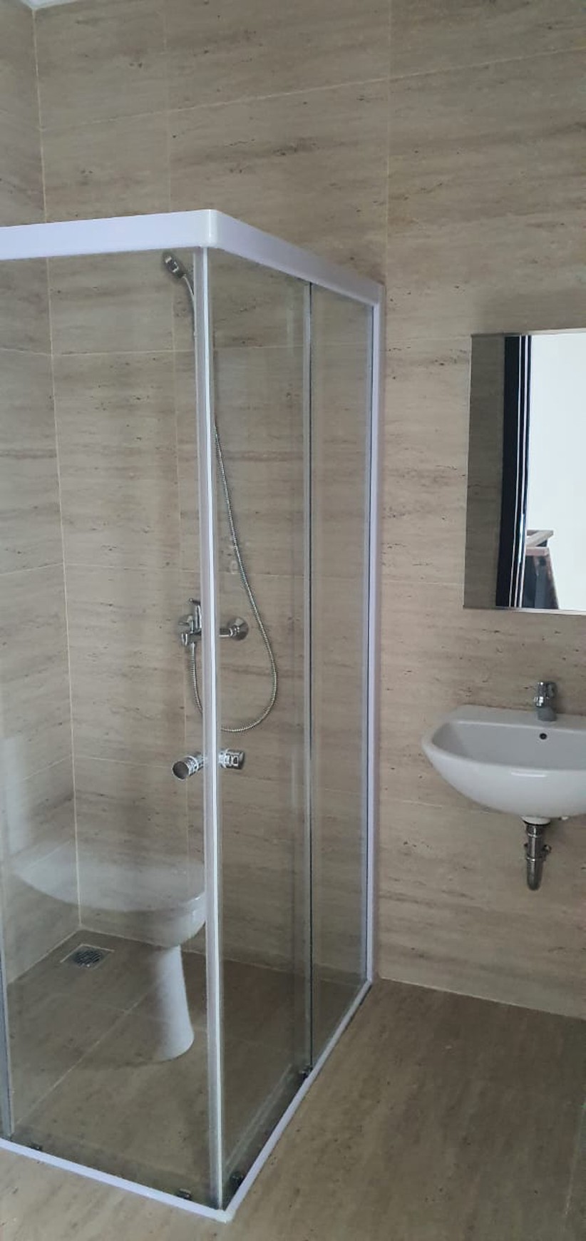 Rumah Modern Lebar 6 Decco 3 Kamar di Bintaro Sektor 7 - Kebayoran Harmony. SHM.