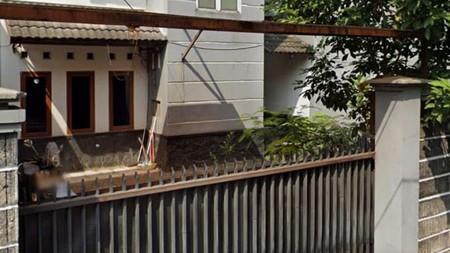 Rumah 2 Lantai Siap Huni dengan KT 3 dan KM 2+1 SHMi @Ciputat