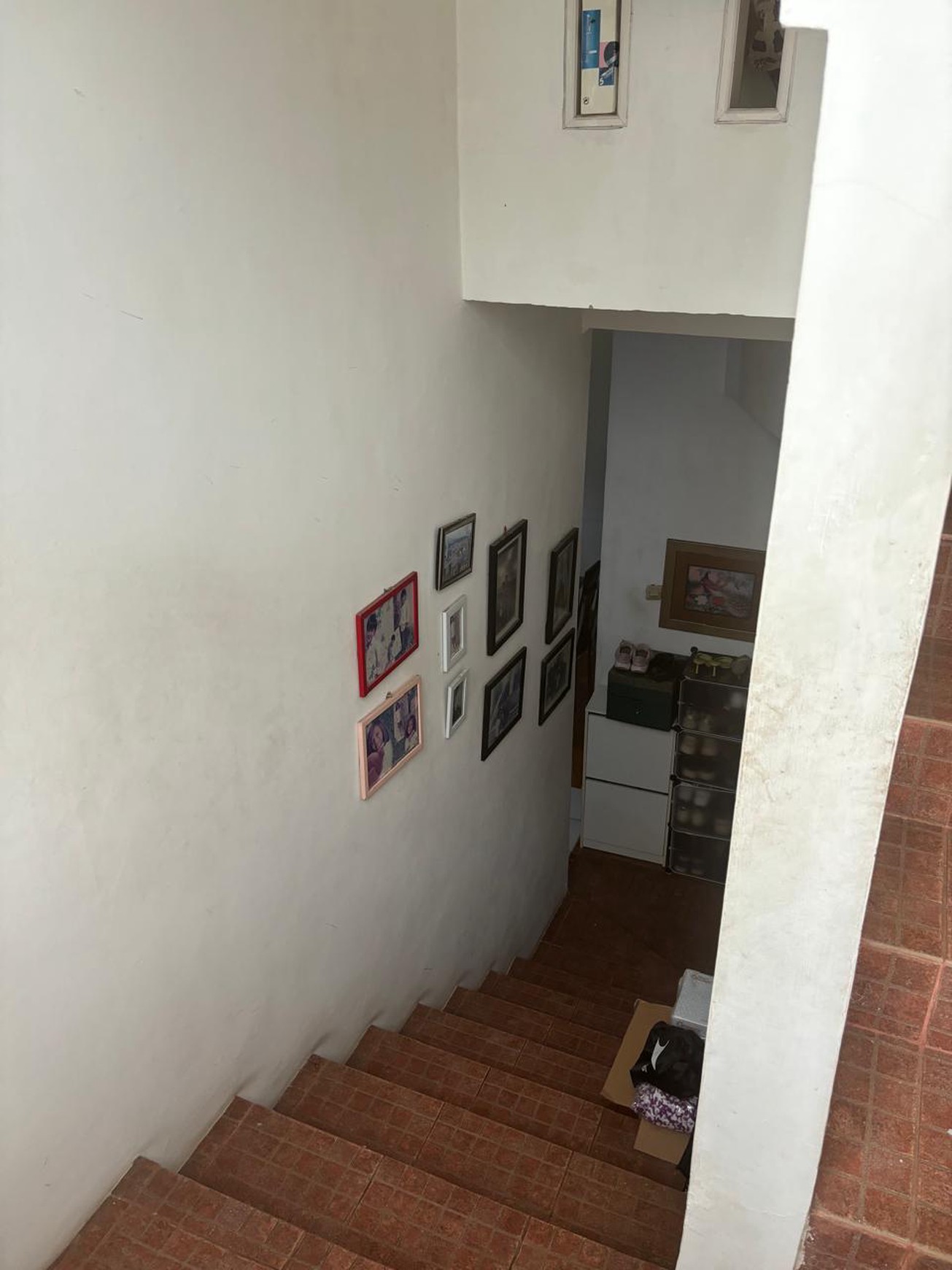 Rumah 2 Lantai Siap Huni dengan KT 3 dan KM 2+1 SHMi @Ciputat