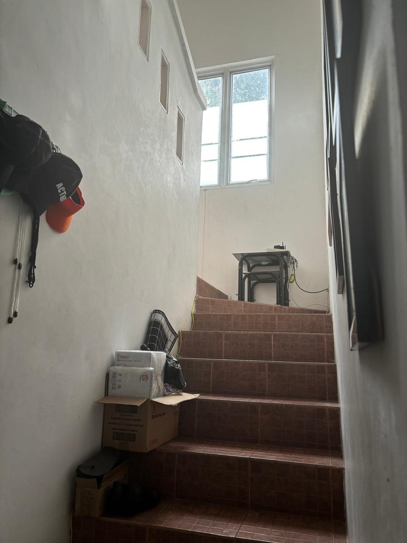Rumah 2 Lantai Siap Huni dengan KT 3 dan KM 2+1 SHMi @Ciputat