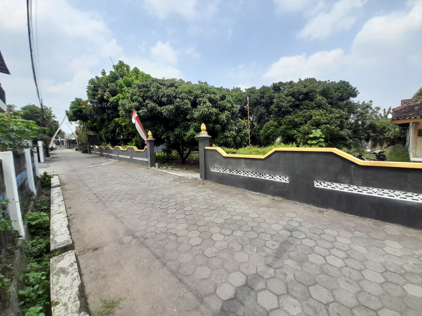 Tanah Luas 200 Meter Persgi Lokasi Stratgeis di Daerah Plemburan Ngaglik Sleman 