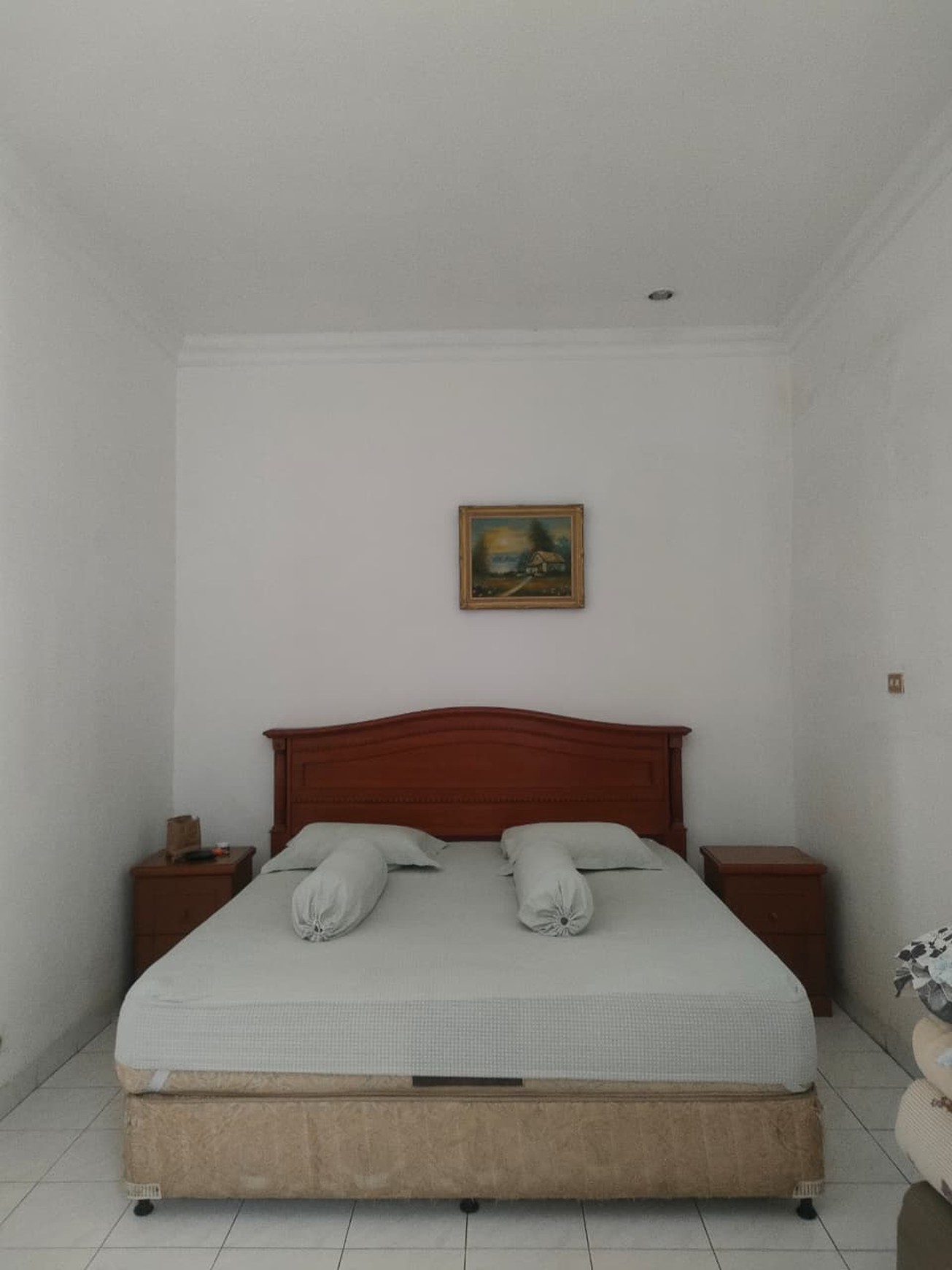 For Sale Rumah Siap Huni di Jalan E Kebon Jeruk, Jakarta Barat
