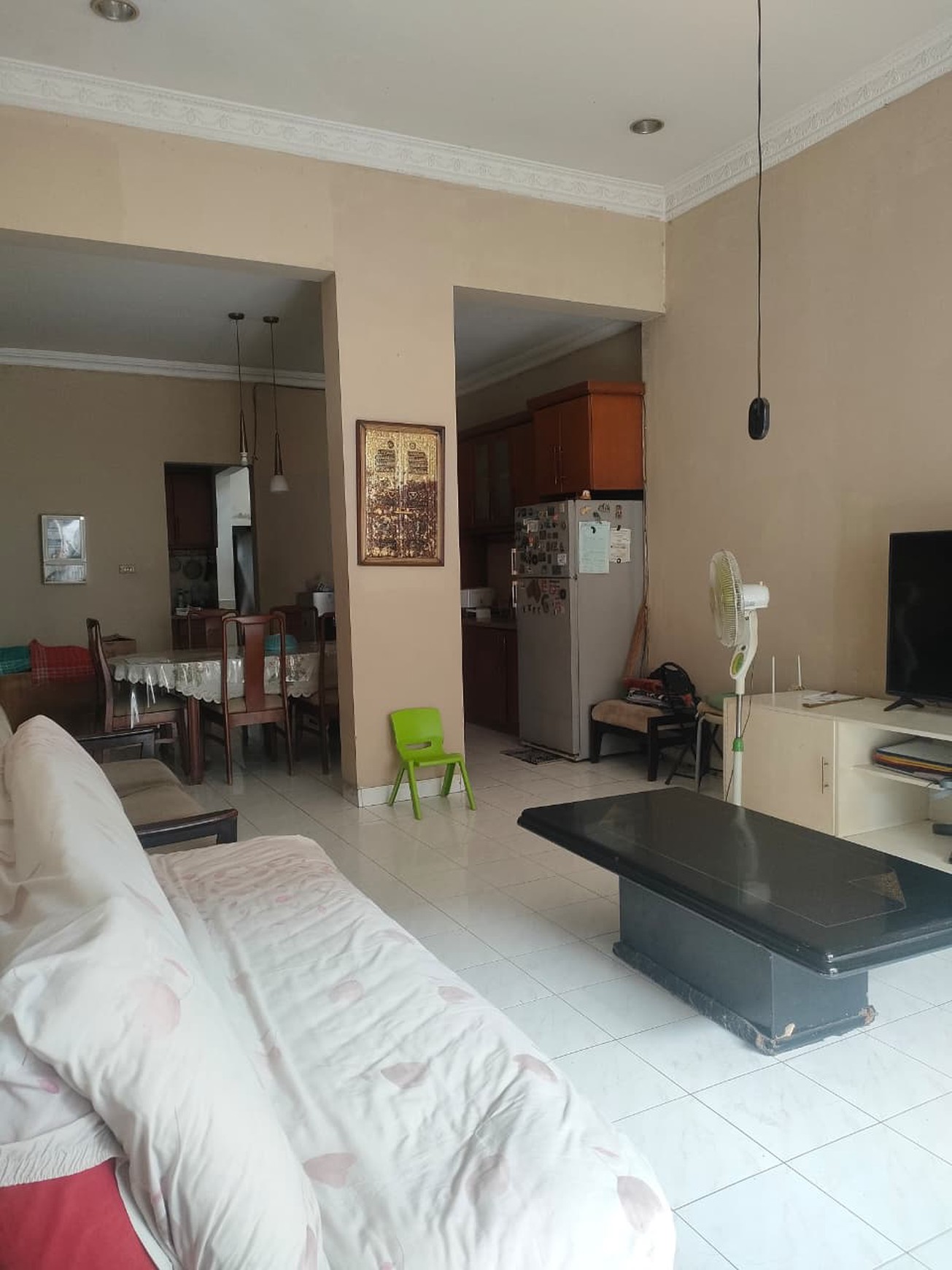 For Sale Rumah Siap Huni di Jalan E Kebon Jeruk, Jakarta Barat