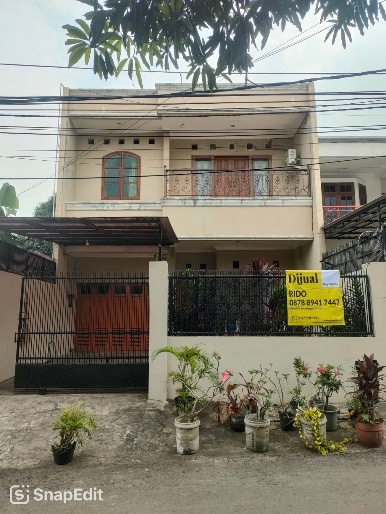 For Sale Rumah Siap Huni di Jalan E Kebon Jeruk, Jakarta Barat