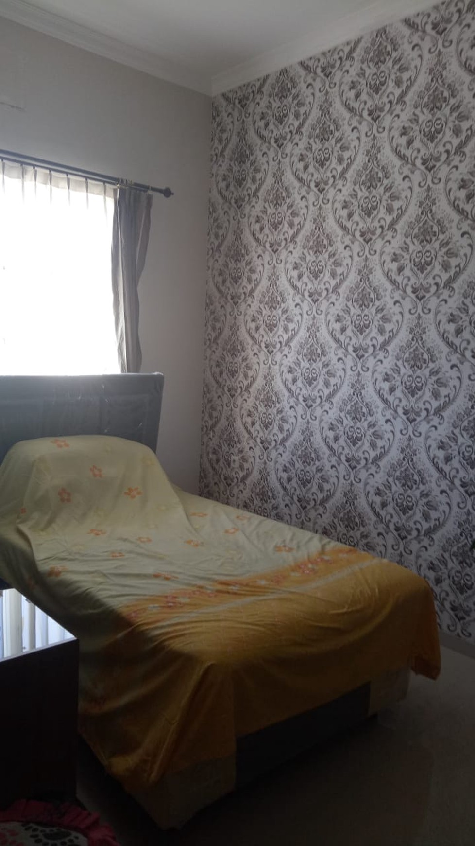 Rumah 2 Lantai Dijual Cepat di Manyar Tompotika, Surabaya Timur