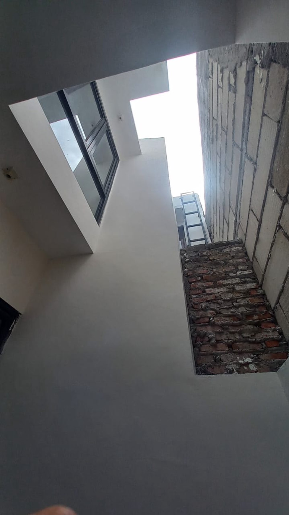 Dijual Rumah 2 Lantai Royal Paka Surabaya Timur