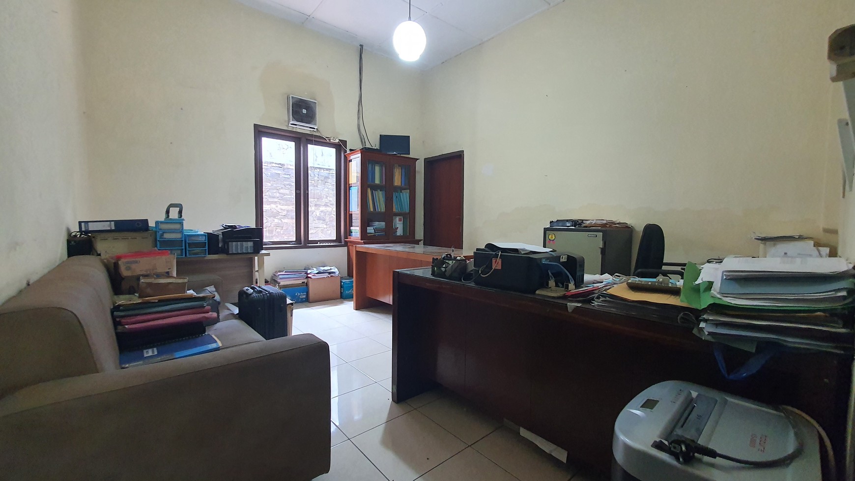 Rumah Luas di Kawasan Asri Cocok Untuk Kantor Tengah Kota Bandung