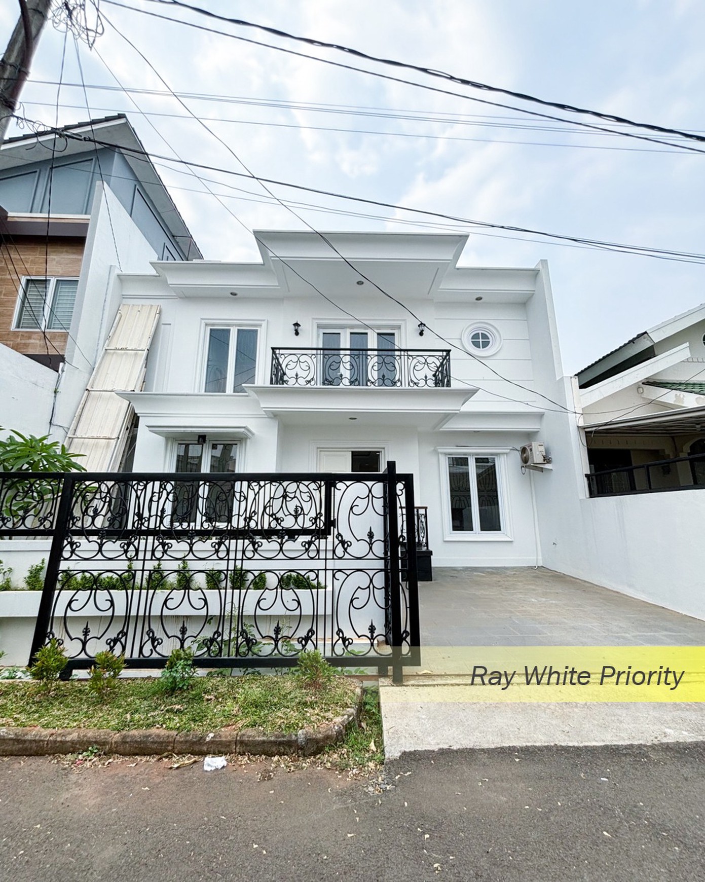 RUMAH MODERN CLASSIC HOUSE SIAP HUNI BINTARO JAYA SEKTOR 9, TANGERANG SELATAN #CH