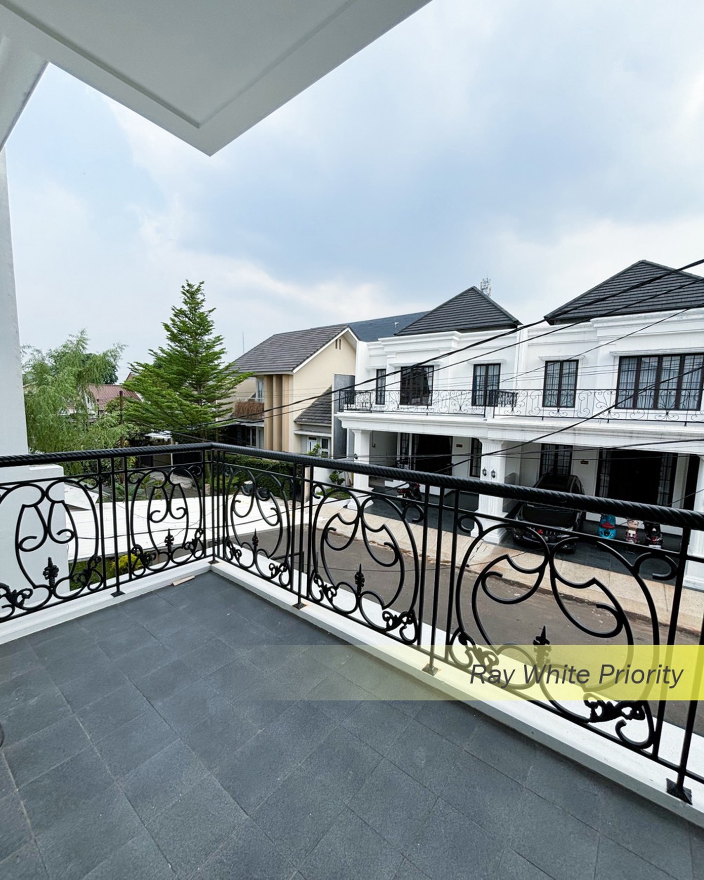 RUMAH MODERN CLASSIC HOUSE SIAP HUNI BINTARO JAYA SEKTOR 9, TANGERANG SELATAN #CH