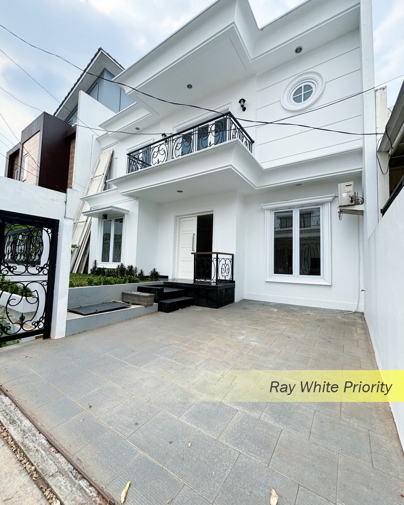 RUMAH MODERN CLASSIC HOUSE SIAP HUNI BINTARO JAYA SEKTOR 9, TANGERANG SELATAN #CH