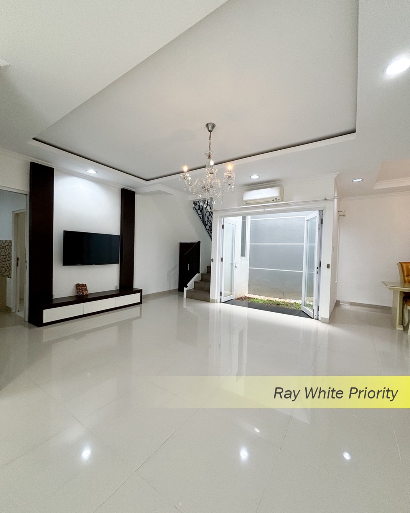 RUMAH MODERN CLASSIC HOUSE SIAP HUNI BINTARO JAYA SEKTOR 9, TANGERANG SELATAN #CH