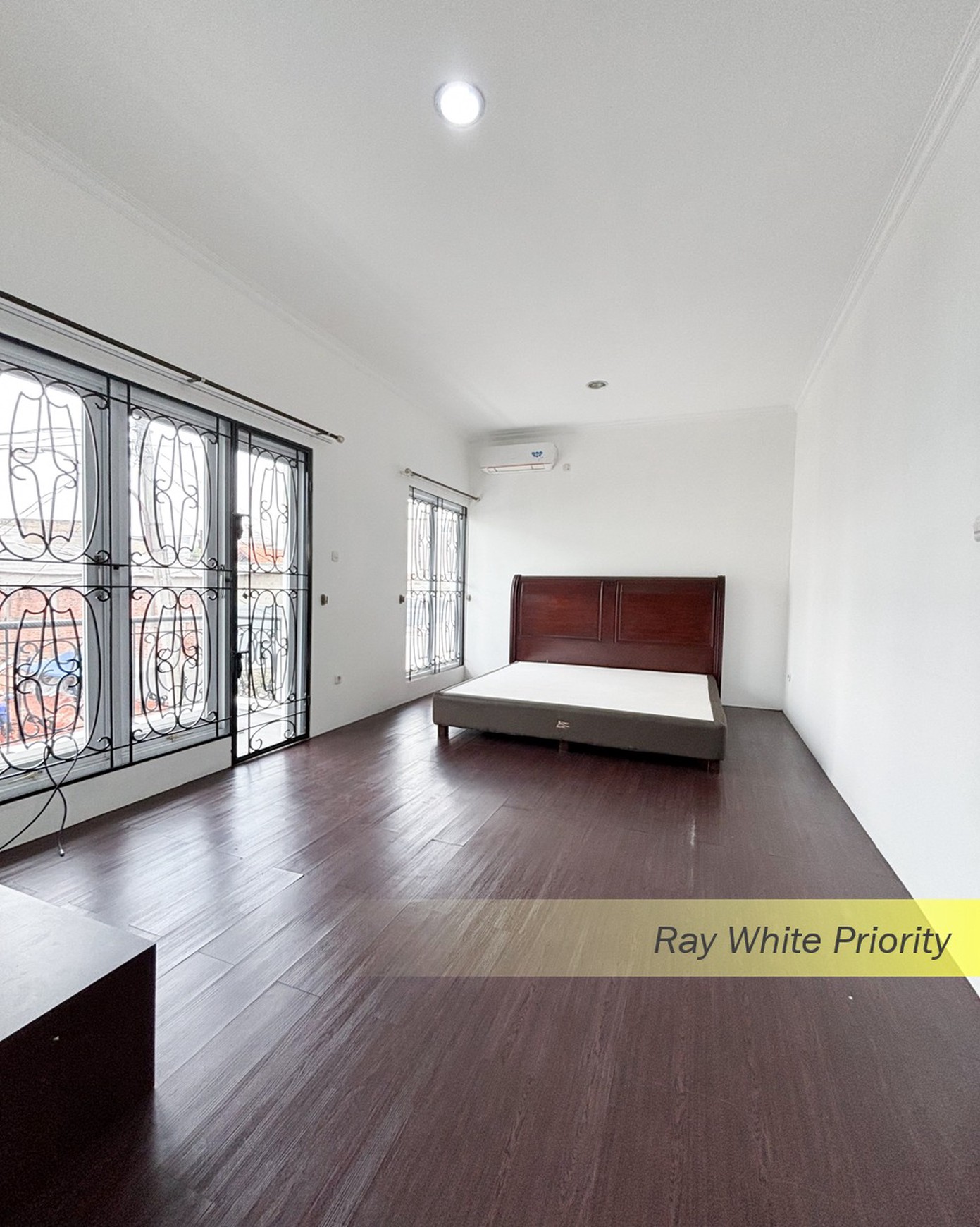 RUMAH MODERN CLASSIC HOUSE SIAP HUNI BINTARO JAYA SEKTOR 9, TANGERANG SELATAN #CH