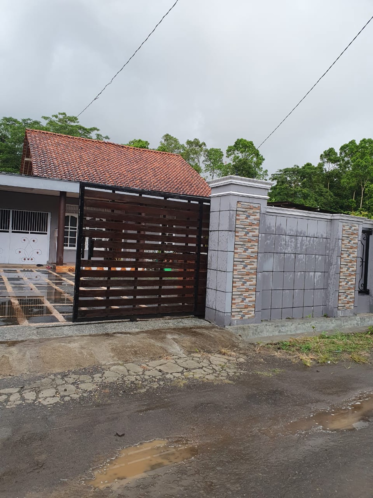 Di Jual Rumah Dengan Halaman Luas Di Cilacap 