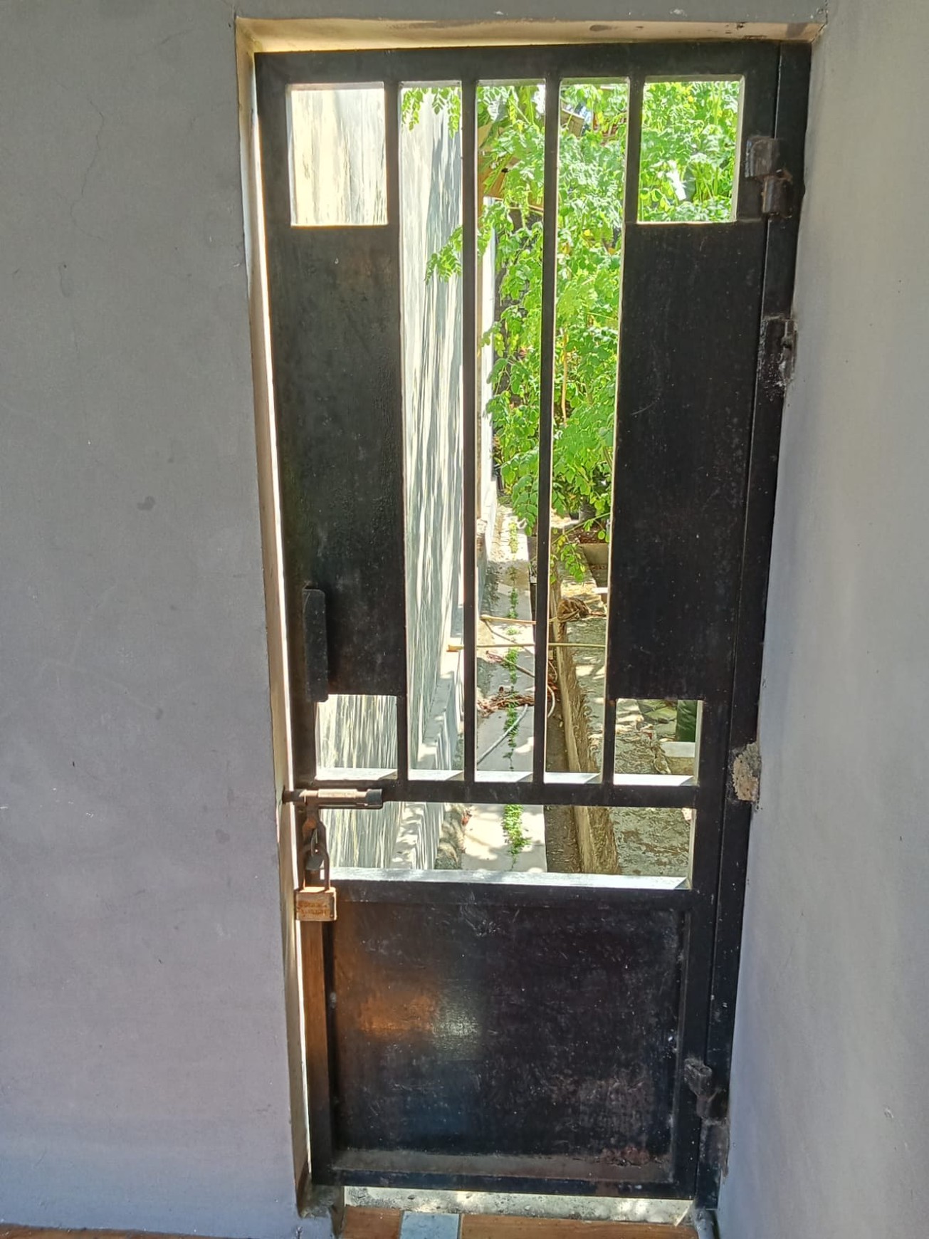 Di Jual Rumah Dengan Halaman Luas Di Cilacap 