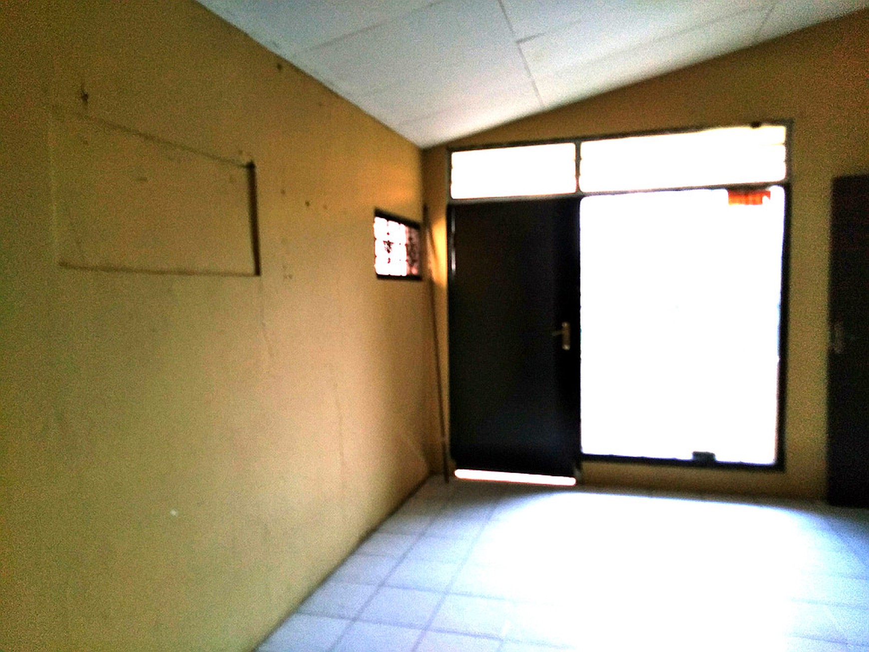Rumah Nyaman 2 Lantai dengan tanah luas di lingkungan Pamulang Permai