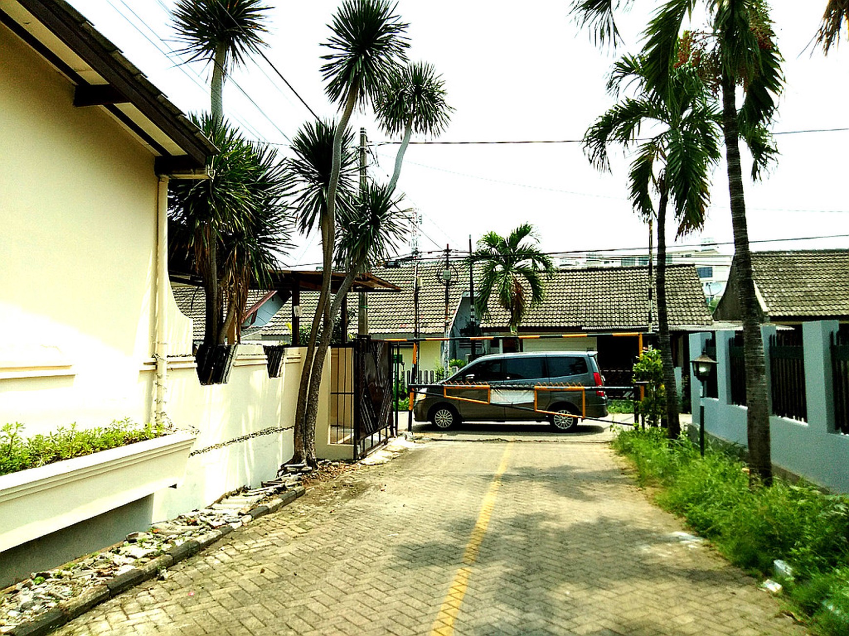 Rumah Nyaman 2 Lantai dengan tanah luas di lingkungan Pamulang Permai