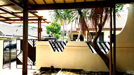 Rumah Nyaman 2 Lantai dengan tanah luas di lingkungan Pamulang Permai 