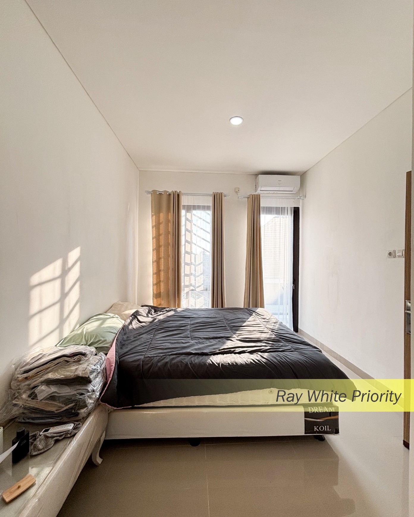 Townhouse Rumah Siap Huni yang Modern dan Minimalis area Pondok Cabe, Tangerang Selatan