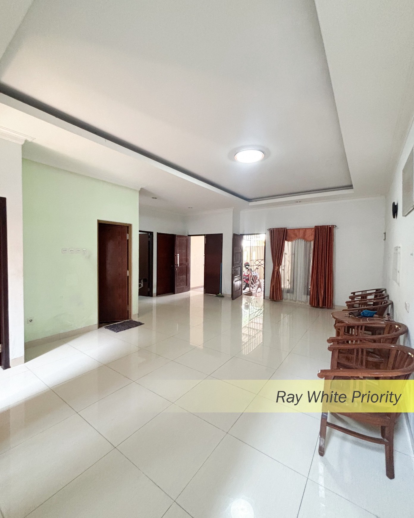 Rumah Nyaman dalam Komplek Siap Huni di Kawasan BSD, Tangerang Selatan