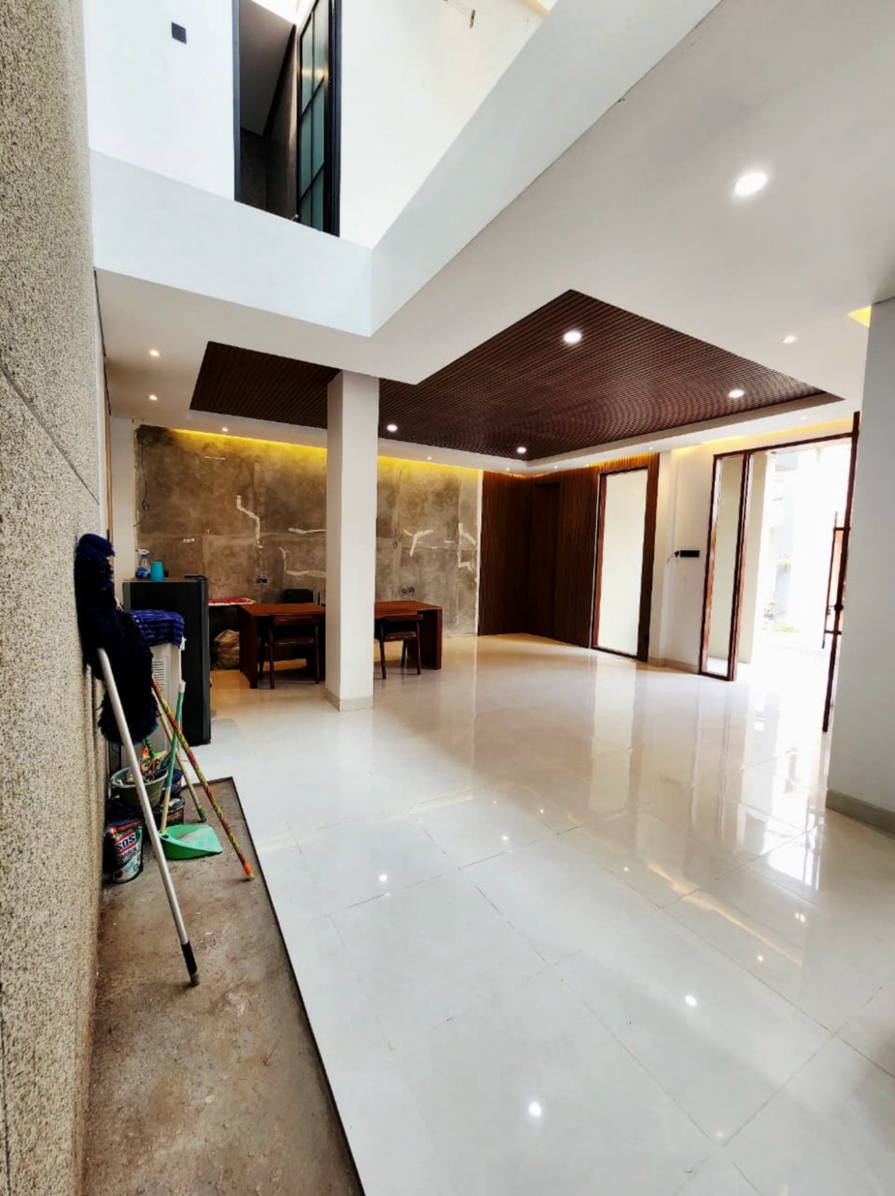 Rumah 2 lantai dalam Perum Lokasi Strategis Diarea Seturan Caturtunggal Depok Sleman