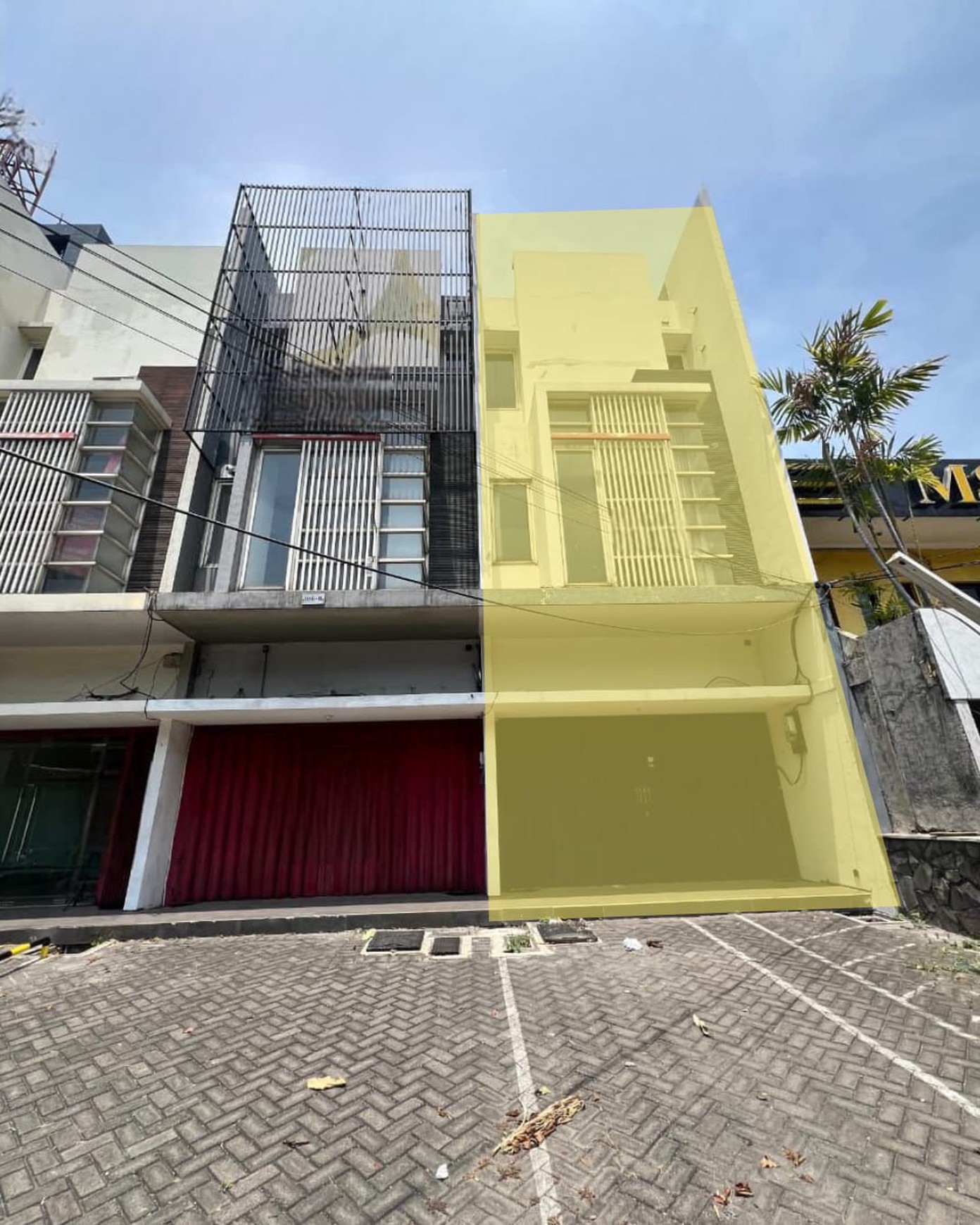Jual Ruko 3 Lantai Murah Berlokasi Strategis Perkantoran Aktif di Nol Jalan Raya Jemursari Surabaya Kawasan Bisnis Aktif dan Pemukiman
